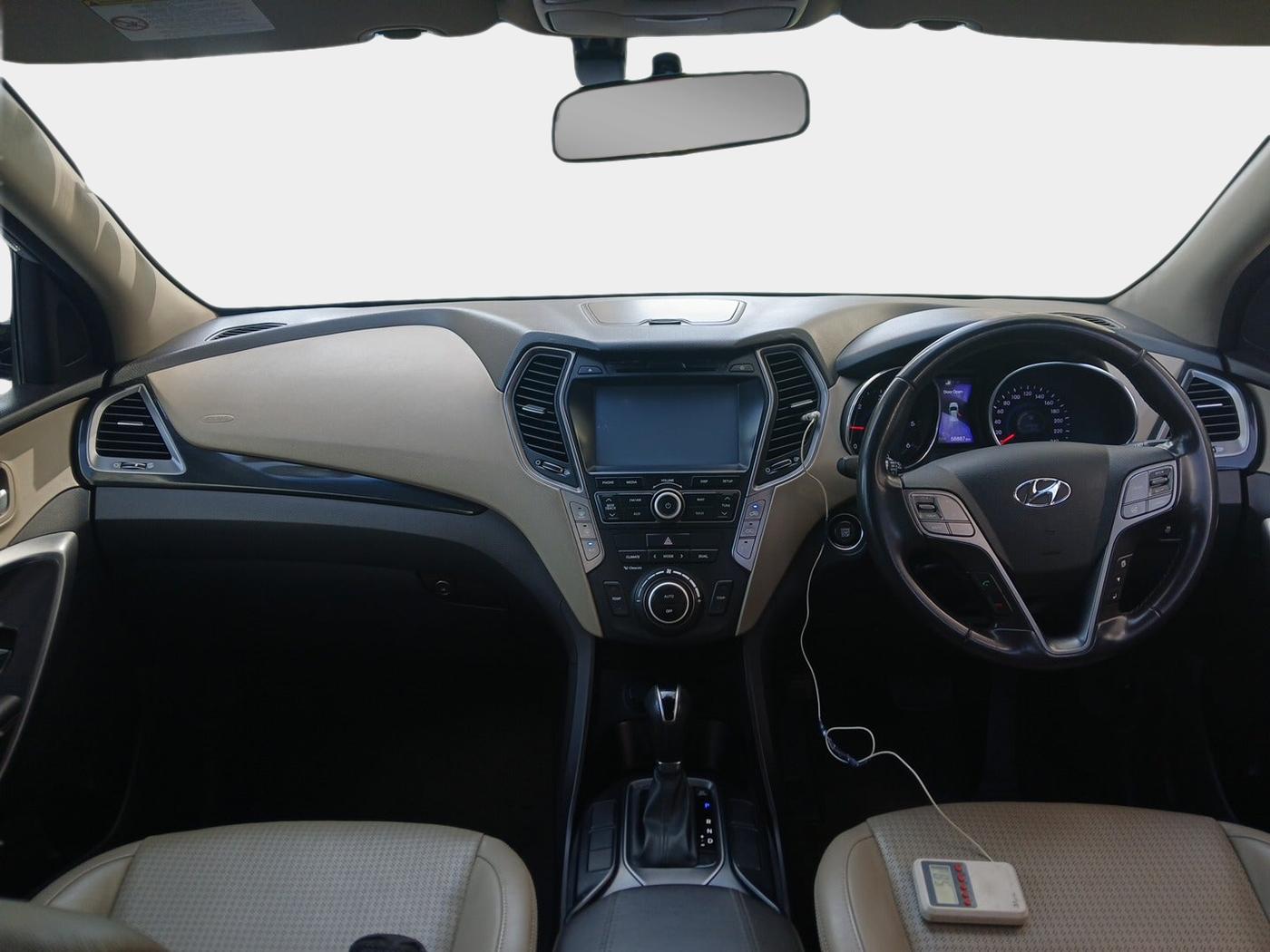 2015 Hyundai Santa Fe 2 WD AT, Diesel, Automatic, 58,993 km, interior