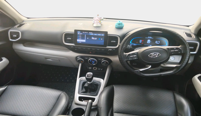 2022 Hyundai VENUE SX 1.5 CRDI, Diesel, Manual, 56,913 km, interior