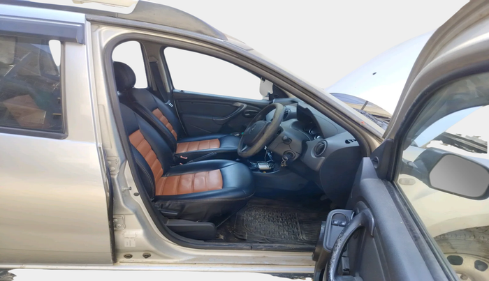 2015 Renault Duster 85 PS RXE DIESEL, Diesel, Manual, 2,00,825 km, interior