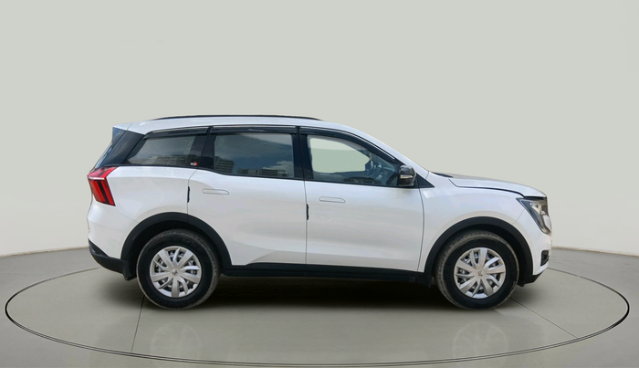 2024 Mahindra XUV700 MX D MT 5 STR, Diesel, Manual, 9,669 km, exterior