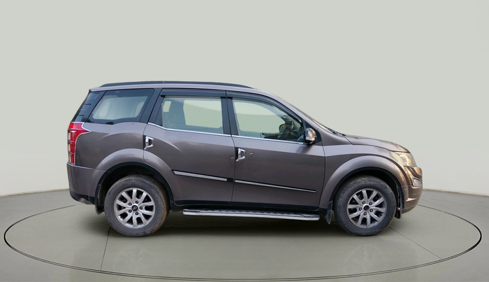 2017 Mahindra XUV500 W10 1.99, Diesel, Manual, 2,75,020 km, exterior