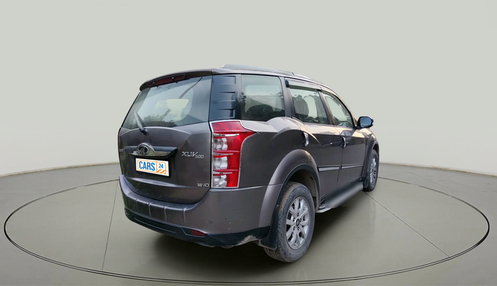 2017 Mahindra XUV500 W10 1.99, Diesel, Manual, 2,75,020 km, exterior