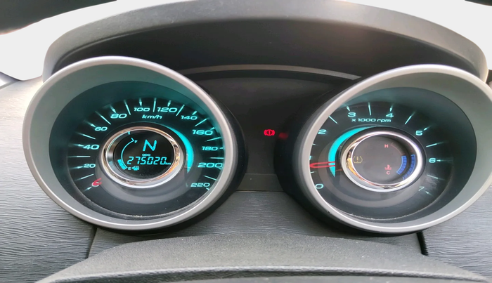 2017 Mahindra XUV500 W10 1.99, Diesel, Manual, 2,75,020 km, interior