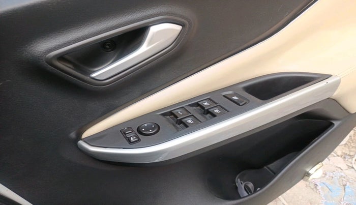 2021 Nissan MAGNITE XV TURBO CVT, Petrol, Automatic, 27,668 km, interior