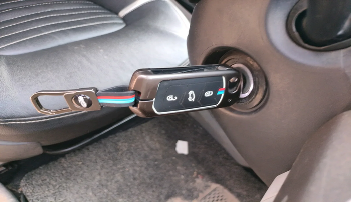 2019 Tata NEXON XM PETROL, Petrol, Manual, 1,00,231 km, interior