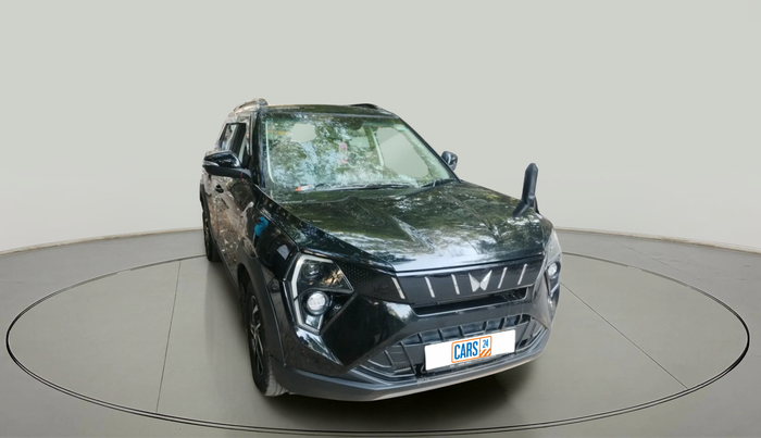 2025 Mahindra XUV 3XO AX5 1.2 L TCMPFi, Petrol, Manual, 4,604 km, exterior