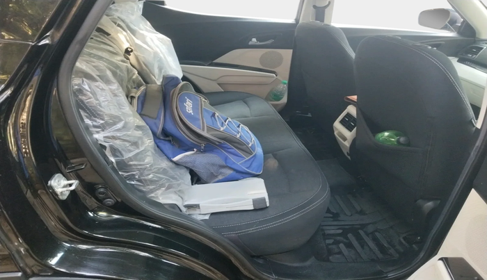 2025 Mahindra XUV 3XO AX5 1.2 L TCMPFi, Petrol, Manual, 4,604 km, interior