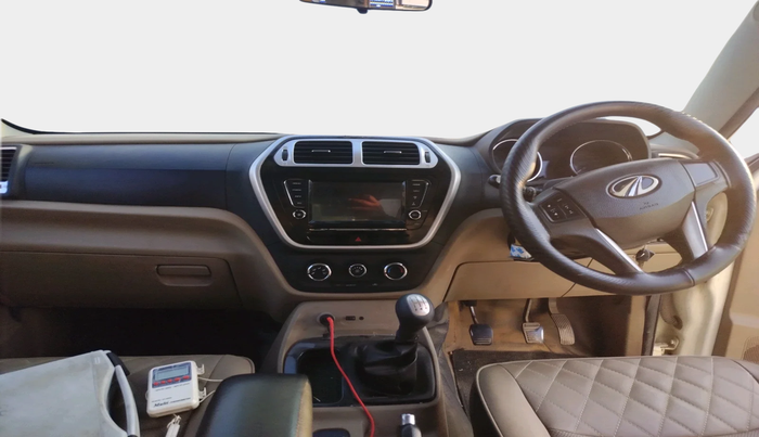 2017 Mahindra TUV300 T10, Diesel, Manual, 65,682 km, interior
