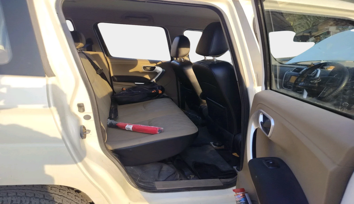 2017 Mahindra TUV300 T10, Diesel, Manual, 65,682 km, interior