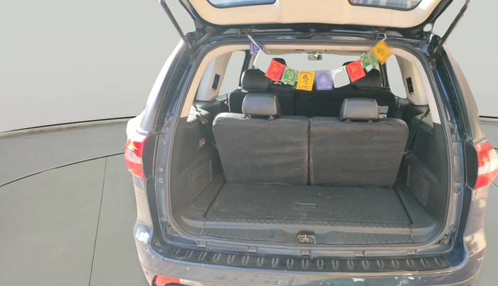 2018 Tata Hexa XE 4X2 7 STR, Diesel, Manual, 1,19,265 km, exterior