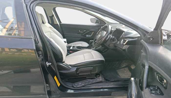 2022 Tata Harrier XTA PLUS 2.0L KRYOTEC DARK EDITION, Diesel, Automatic, 96,321 km, interior