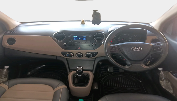 2014 Hyundai Xcent S (O) 1.2, Petrol, Manual, 1,00,917 km, interior