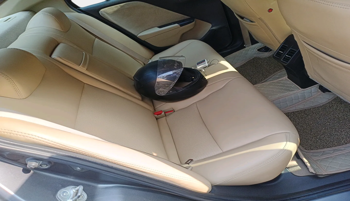 2017 Honda City 1.5L I-VTEC SV, Petrol, Manual, 1,12,032 km, interior