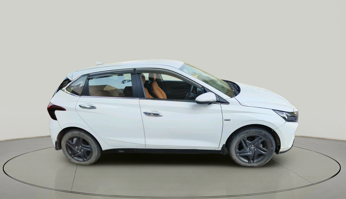 2022 Hyundai NEW I20 SPORTZ 1.2 AT, Petrol, Automatic, 13,763 km, exterior