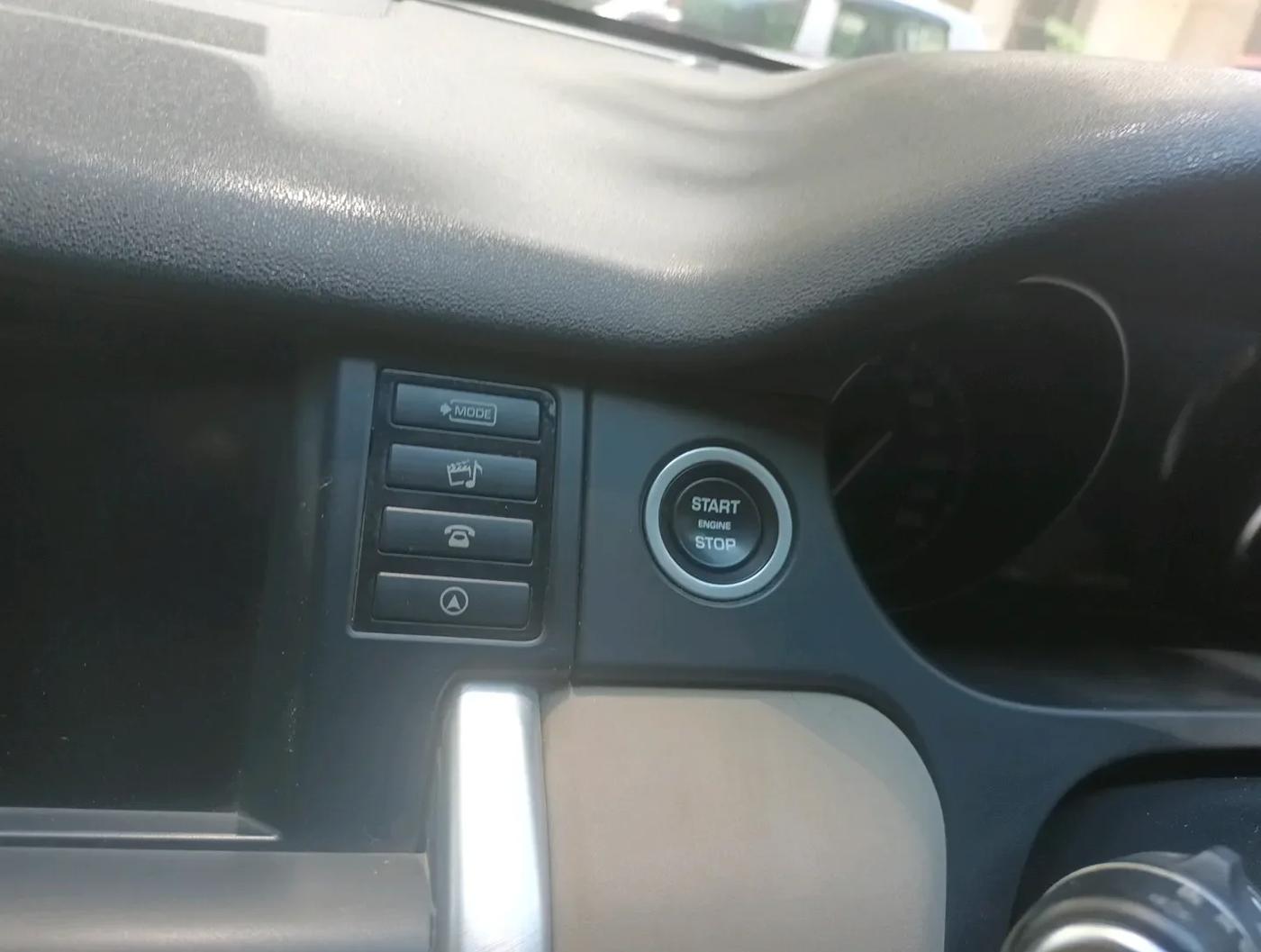 2018 Landrover DISCOVERY SPORT HSE, Diesel, Automatic, 1,10,000 km, interior