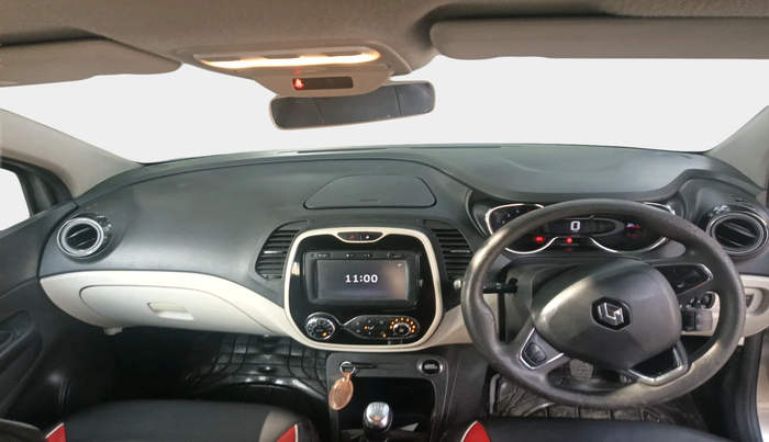 2017 Renault Captur RXL DIESEL, Diesel, Manual, 1,44,976 km, interior