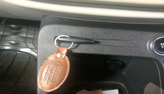 2017 Renault Captur RXL DIESEL, Diesel, Manual, 1,44,976 km, interior