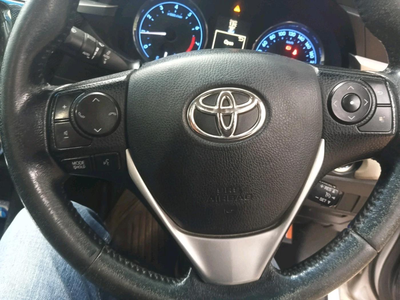 2016 Toyota Corolla Altis VL CVT PETROL, Petrol, Automatic, 1,63,170 km, interior