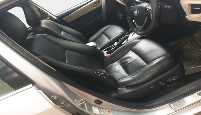 2016 Toyota Corolla Altis VL CVT PETROL, Petrol, Automatic, 1,63,170 km, interior