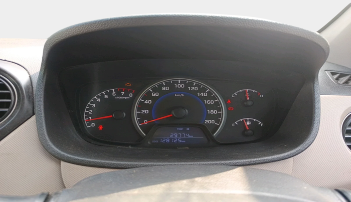 2017 Hyundai Grand i10 MAGNA 1.2 KAPPA VTVT, Petrol, Manual, 1,28,125 km, interior