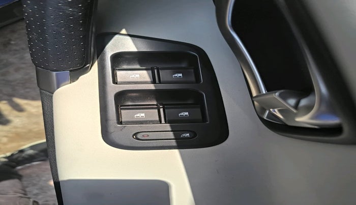 2021 Tata Safari XZ PLUS, Diesel, Manual, 64,053 km, interior