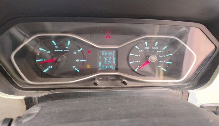 2019 Mahindra Scorpio S11 2WD, Diesel, Manual, 2,16,761 km, interior