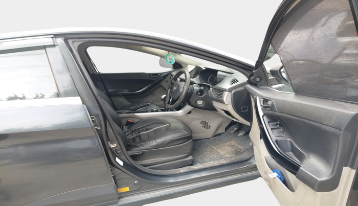 2018 Tata NEXON XM DIESEL, Diesel, Manual, 96,978 km, interior