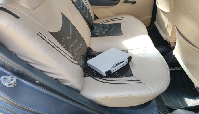 2017 Hyundai Eon MAGNA +, Petrol, Manual, 28,633 km, interior