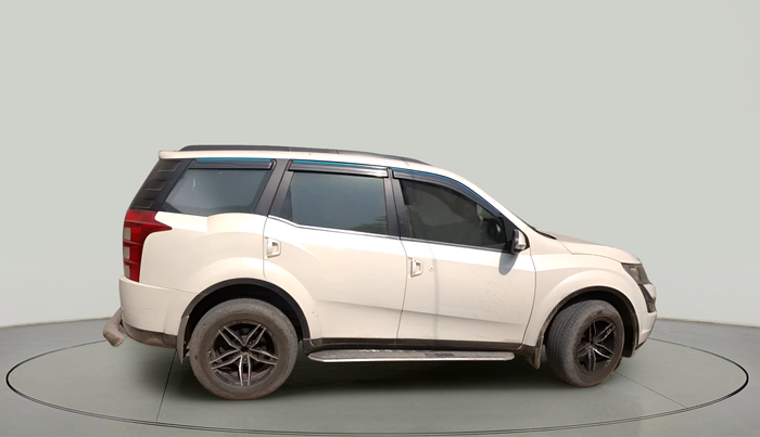 2017 Mahindra XUV500 W10 AT 1.99, Diesel, Automatic, 1,50,449 km, exterior