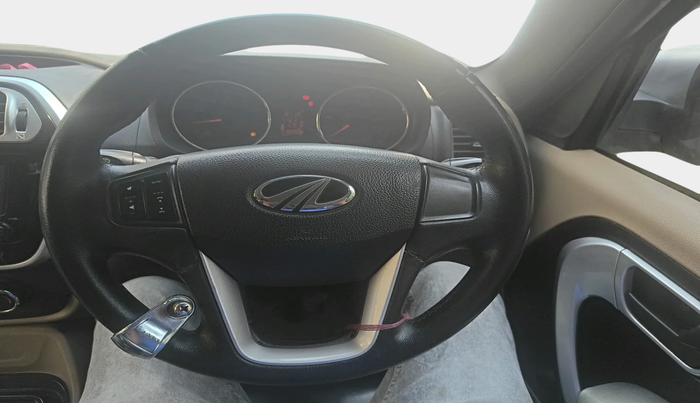 2016 Mahindra TUV300 T8 AMT, Diesel, Automatic, 1,00,598 km, interior