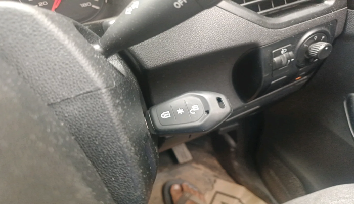 2017 Mahindra KUV 100 NXT K8 P 6 STR, Petrol, Manual, 35,582 km, interior