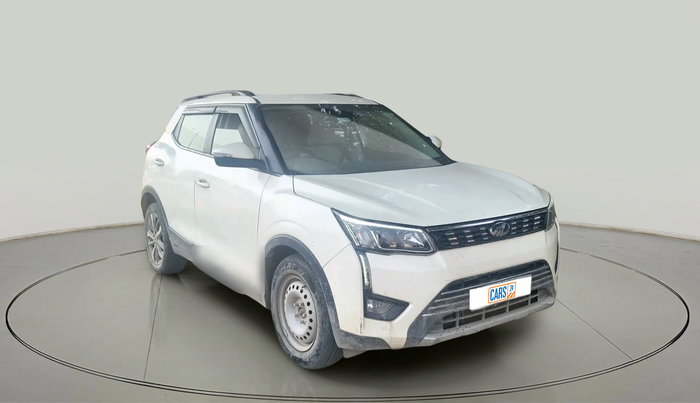 2021 Mahindra XUV300 W8 (O) 1.5 DIESEL, Diesel, Manual, 22,739 km, exterior