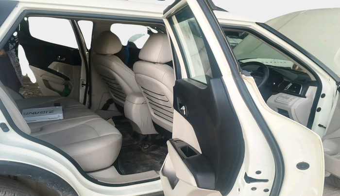 2021 Mahindra XUV300 W8 (O) 1.5 DIESEL, Diesel, Manual, 22,739 km, interior