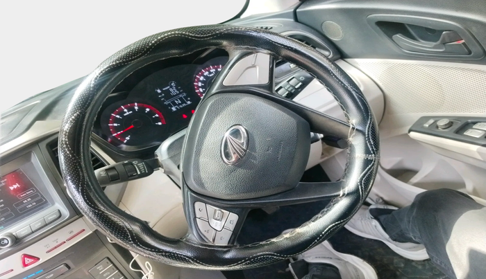 2019 Mahindra XUV300 W6 1.2 PETROL, Petrol, Manual, 59,488 km, interior