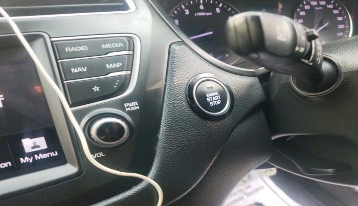 2018 Hyundai i20 Active 1.2 SX, Petrol, Manual, 26,461 km, interior