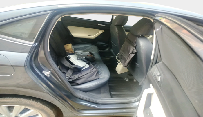 2024 Volkswagen VIRTUS HIGHLINE TSI 1.0 AT, Petrol, Automatic, 6,889 km, interior