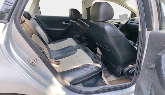 2017 Volkswagen Ameo TRENDLINE 1.2L, Petrol, Manual, 1,08,922 km, interior