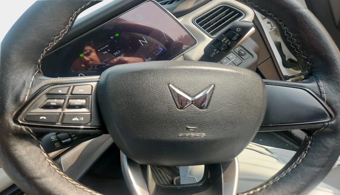 2022 Mahindra XUV700 AX 5 P MT 5 STR, Petrol, Manual, 56,128 km, interior