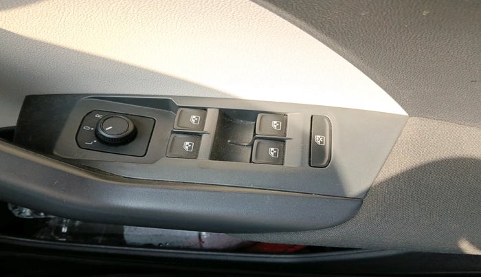 2024 Volkswagen TAIGUN COMFORTLINE 1.0 TSI MT, Petrol, Manual, 10,183 km, interior