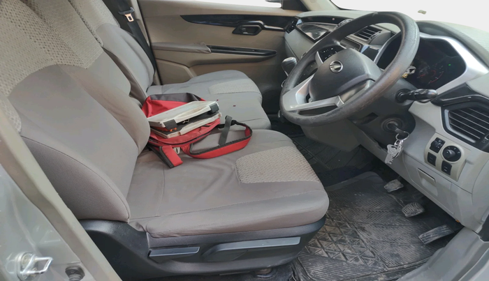 2016 Mahindra Kuv100 K8 D 6 STR, Diesel, Manual, 54,372 km, interior