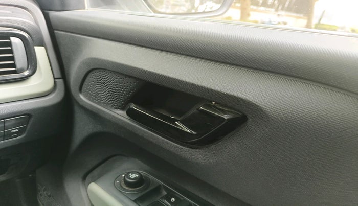 2024 Tata PUNCH ADVENTURE RHYTHM CNG, Petrol, Manual, 25,695 km, interior