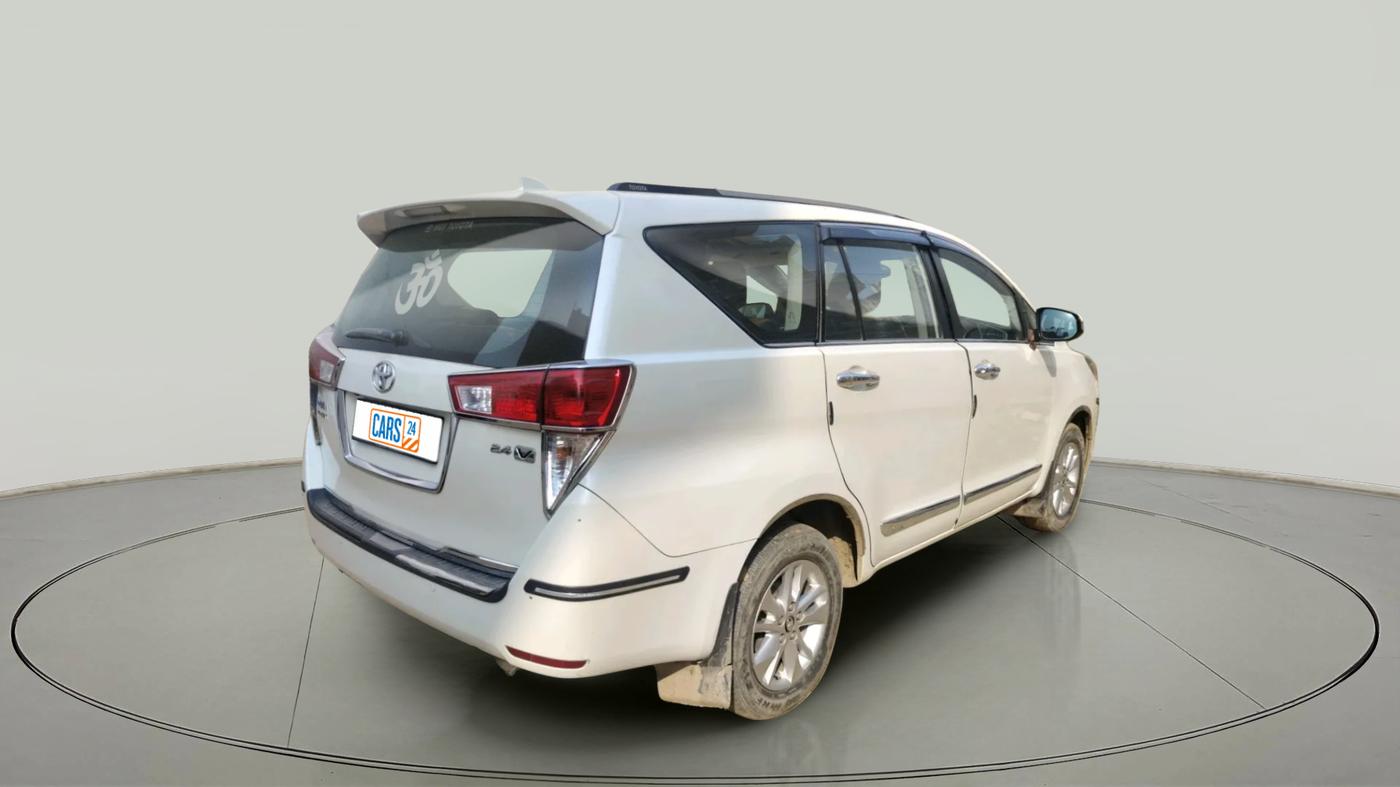 2018 Toyota Innova Crysta 2.4 VX 7 STR, Diesel, Manual, 1,79,809 km, exterior