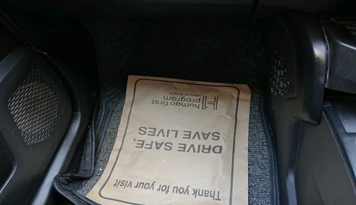 2022 Renault Kiger RXT MT, Petrol, Manual, 41,541 km, interior