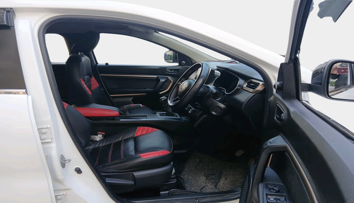 2022 Renault Kiger RXT MT, Petrol, Manual, 41,541 km, interior