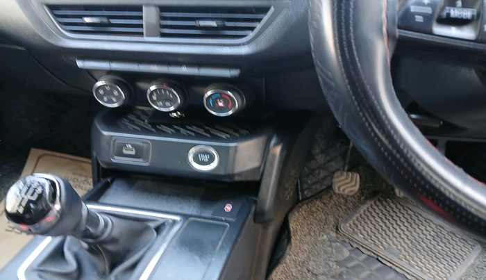 2022 Renault Kiger RXT MT, Petrol, Manual, 41,541 km, interior