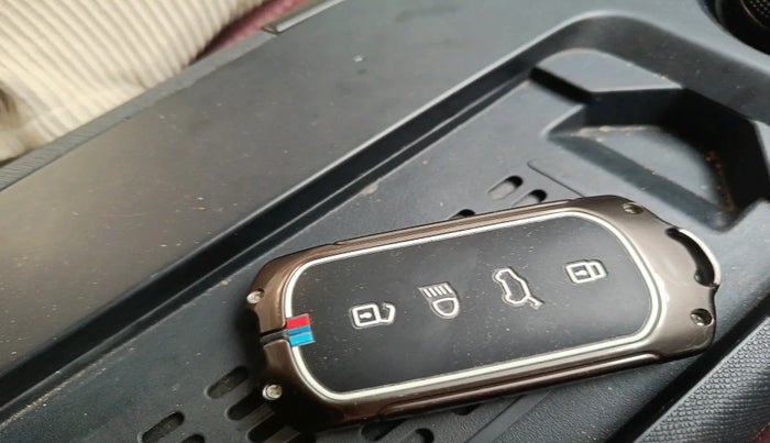 2025 Tata Curvv Accomplished Plus A 1.2 Hyperion GDI Petrol 6MT, Petrol, Manual, 2,104 km, interior