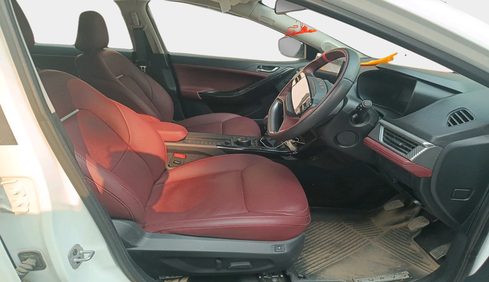 2025 Tata Curvv Accomplished Plus A 1.2 Hyperion GDI Petrol 6MT, Petrol, Manual, 2,104 km, interior