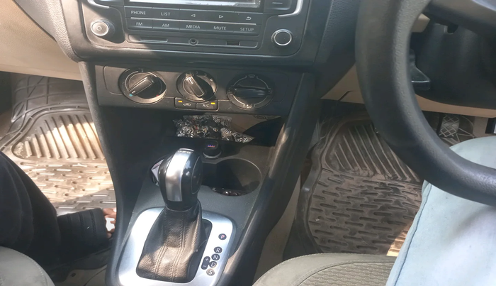 2016 Volkswagen Ameo COMFORTLINE 1.5 AT, Diesel, Automatic, 1,04,106 km, interior