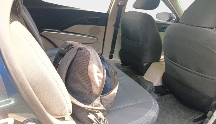 2022 Mahindra XUV300 W6 1.2 PETROL, Petrol, Manual, 8,097 km, interior