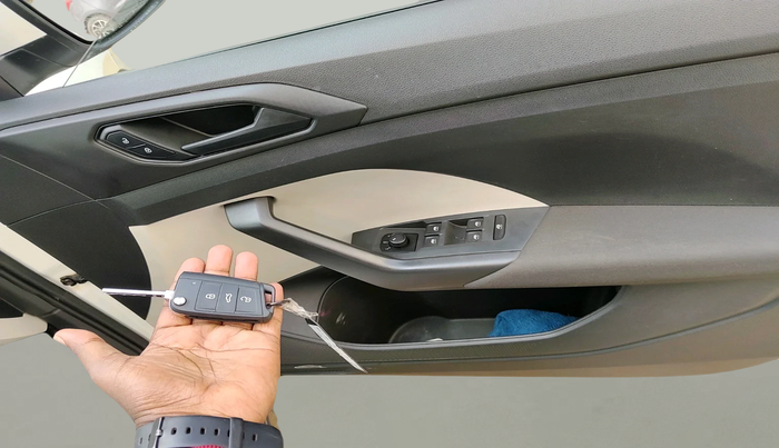 2023 Volkswagen TAIGUN COMFORTLINE 1.0 TSI MT, Petrol, Manual, 20,440 km, interior